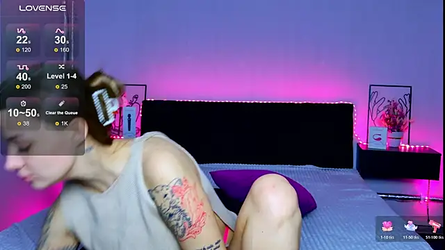 LindaBrilliant online show from 12/17/25, 06:40