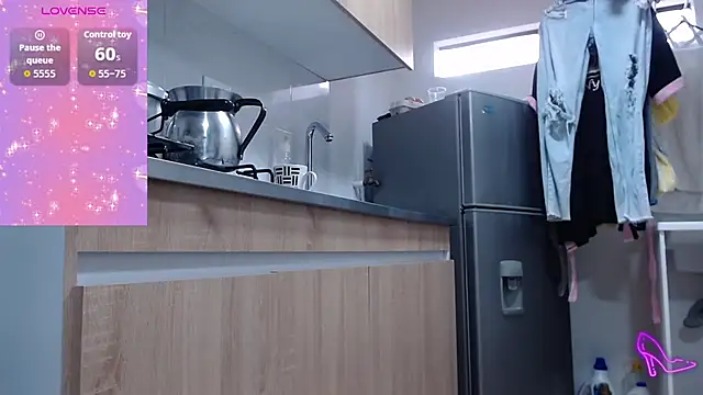 Snapshot of AllysonStonne chatting on 12/03/25, 10:09 AllysonStonne online show from 12/03/25, 10:09