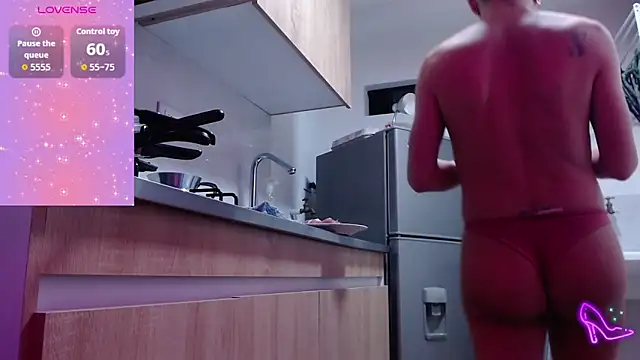 Snapshot of AllysonStonne chatting on 11/23/25, 01:26 AllysonStonne online show from 11/23/25, 01:26