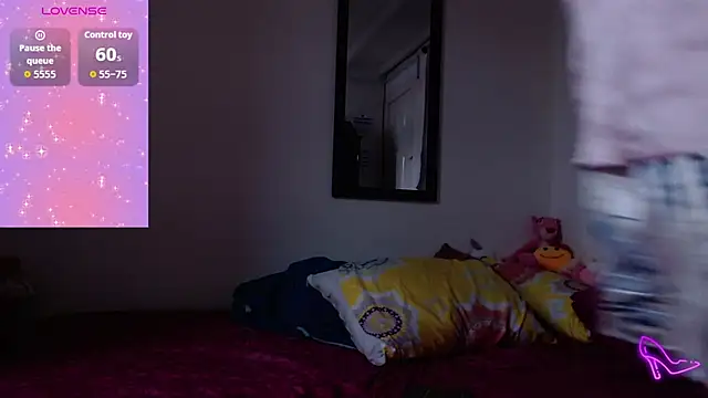 Snapshot of AllysonStonne chatting on 11/12/25, 07:40 AllysonStonne online show from 11/12/25, 07:40