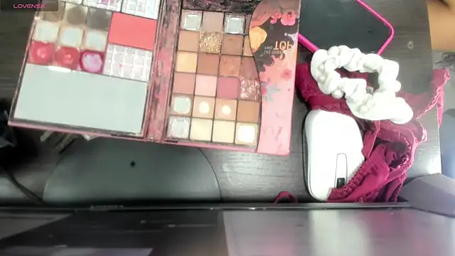 Snapshot of abigail_21_ chatting on 09/24/25, 10:27 abigail 21 online show from 09/24/25, 10:27