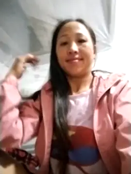 Snapshot of cute_love00 chatting on 10/26/25, 10:43 cute love00 online show from 10/26/25, 10:43