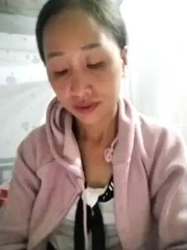 Snapshot of cute_love00 chatting on 10/20/25, 10:54 cute love00 online show from 10/20/25, 10:54