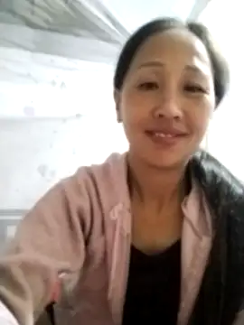 cute love00 online show from 10/17/25, 10:33