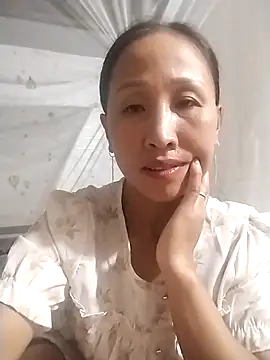 Snapshot of cute_love00 chatting on 11/10/25, 12:43 cute love00 online show from 11/10/25, 12:43