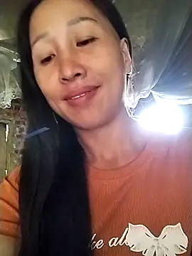 Snapshot of cute_love00 chatting on 10/26/25, 03:29 cute love00 online show from 10/26/25, 03:29