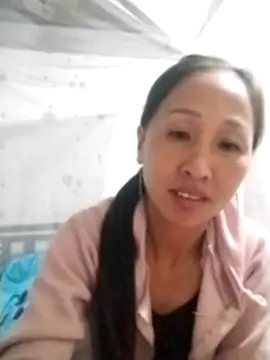 Snapshot of cute_love00 chatting on 10/23/25, 01:10 cute love00 online show from 10/23/25, 01:10