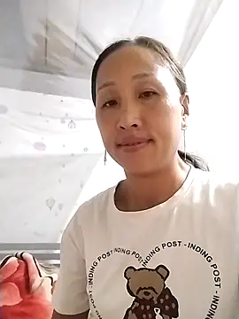 cute love00 online show from 10/15/25, 09:39