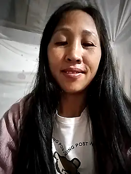 Snapshot of cute_love00 chatting on 11/16/25, 10:57 cute love00 online show from 11/16/25, 10:57