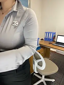 jiajia1060 online show from 12/15/25, 01:11