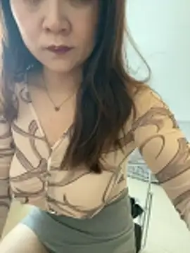 jiajia1060 online show from 10/28/25, 04:13