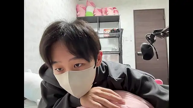 Snapshot of akkan_6868 chatting on 12/04/25, 12:04 akkan 6868 online show from 12/04/25, 12:04