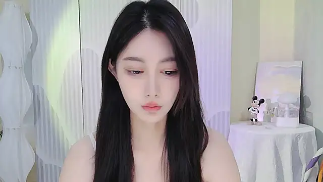 Snapshot of Nuan_Qi chatting on 09/25/25, 01:00 Nuan Qi online show from 09/25/25, 01:00