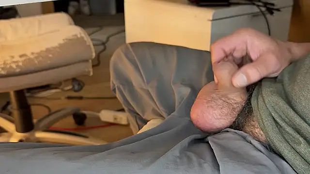 Snapshot of hornysmallcockgermany chatting on 11/05/25, 08:50 hornysmallcockgermany online show from 11/05/25, 08:50