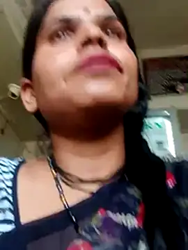 Snapshot of Soniya_pandit chatting on 05/15/26, 02:20 Soniya pandit online show from 05/15/26, 02:20