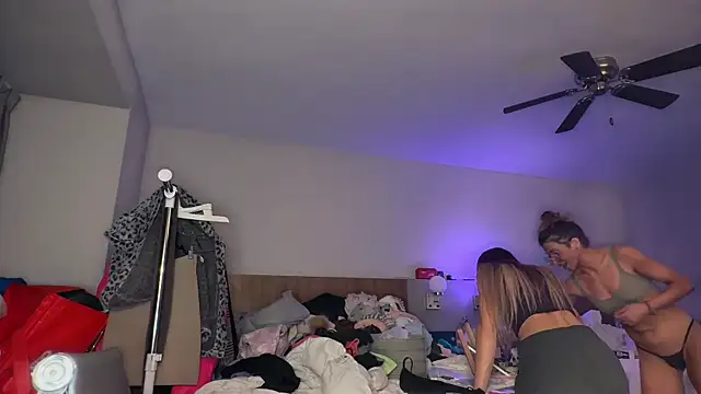 bbgurlnickii online show from 12/16/25, 12:31