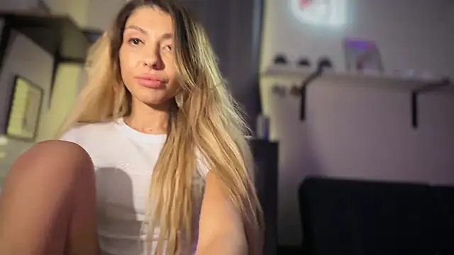 bbgurlnickii online show from 10/11/25, 11:39