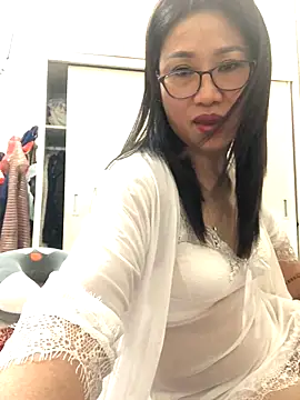 Snapshot of Vitamin_sexy chatting on 10/01/25, 01:37 Vitamin sexy online show from 10/01/25, 01:37