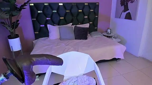 Snapshot of Micki__ chatting on 10/14/25, 11:55 Micki online show from 10/14/25, 11:55