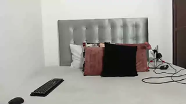 DaiishaWolf online show from 10/19/25, 08:33