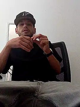 Snapshot of Andrez5041 chatting on 09/29/25, 06:31 Andrez5041 online show from 09/29/25, 06:31