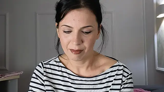 AlyaRei online show from 10/16/25, 07:44