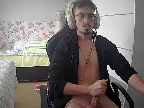 Snapshot of TurkYasura chatting on 10/08/25, 08:38 TurkYasura online show from 10/08/25, 08:38