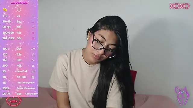 Snapshot of Allison_19__ chatting on 10/17/25, 08:50 Allison 19   online show from 10/17/25, 08:50