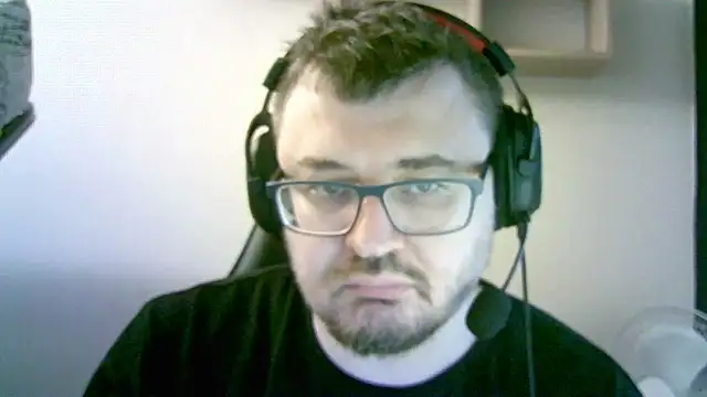 Snapshot of SirAbuser chatting on 11/19/25, 06:46 SirAbuser online show from 11/19/25, 06:46