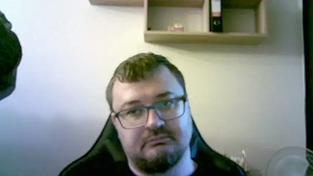 Snapshot of SirAbuser chatting on 12/04/25, 08:24 SirAbuser online show from 12/04/25, 08:24