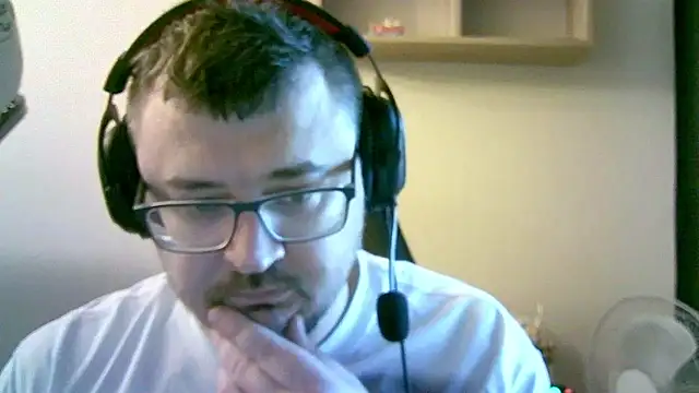 Snapshot of SirAbuser chatting on 11/14/25, 06:50 SirAbuser online show from 11/14/25, 06:50