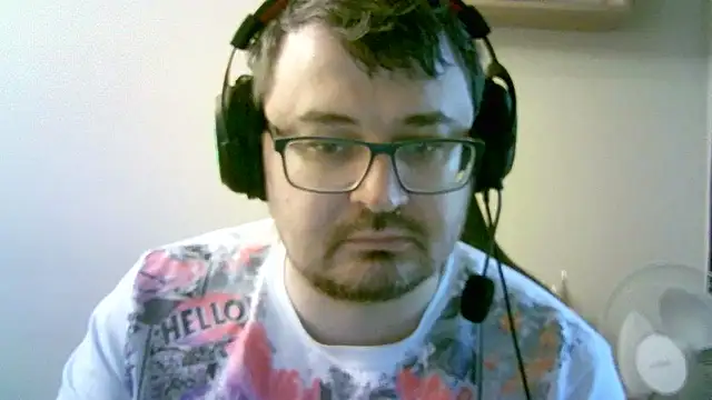 Snapshot of SirAbuser chatting on 11/05/25, 08:28 SirAbuser online show from 11/05/25, 08:28