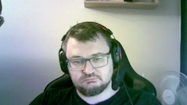 Snapshot of SirAbuser chatting on 12/05/25, 07:18 SirAbuser online show from 12/05/25, 07:18