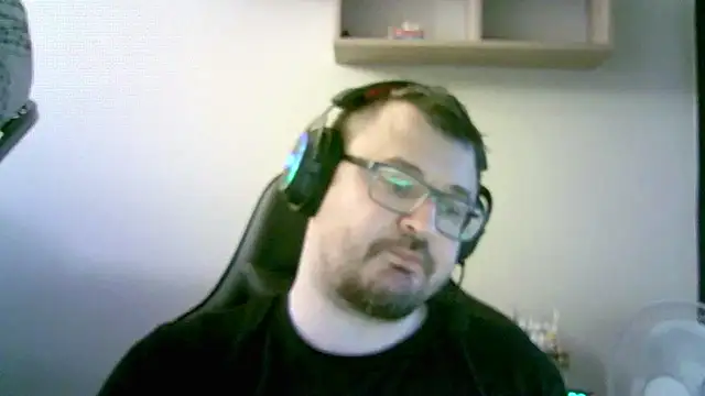 Snapshot of SirAbuser chatting on 11/18/25, 07:00 SirAbuser online show from 11/18/25, 07:00