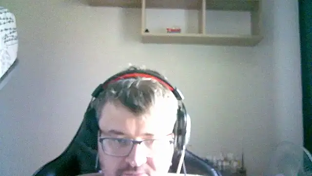Snapshot of SirAbuser chatting on 10/17/25, 07:00 SirAbuser online show from 10/17/25, 07:00