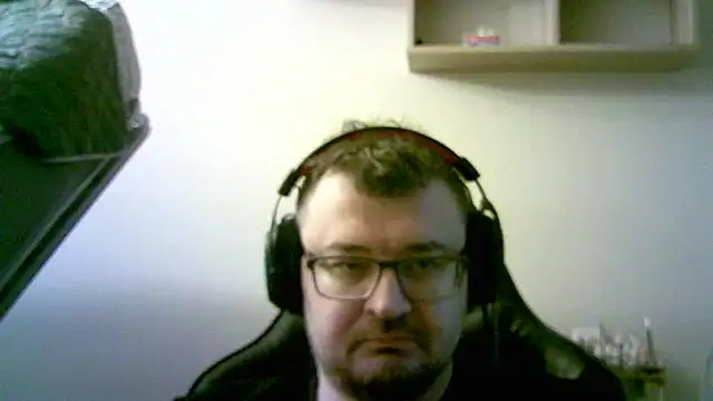 Snapshot of SirAbuser chatting on 11/12/25, 06:39 SirAbuser online show from 11/12/25, 06:39