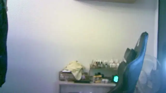 Snapshot of SirAbuser chatting on 10/30/25, 07:06 SirAbuser online show from 10/30/25, 07:06