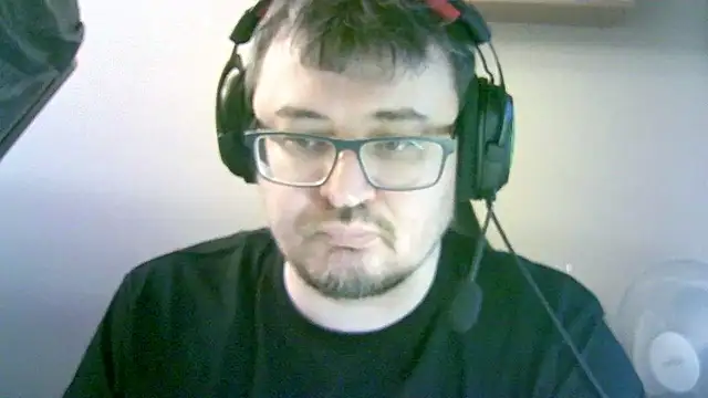 Snapshot of SirAbuser chatting on 11/06/25, 06:28 SirAbuser online show from 11/06/25, 06:28