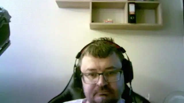 Snapshot of SirAbuser chatting on 12/02/25, 07:10 SirAbuser online show from 12/02/25, 07:10