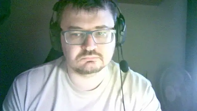 Snapshot of SirAbuser chatting on 10/24/25, 06:34 SirAbuser online show from 10/24/25, 06:34