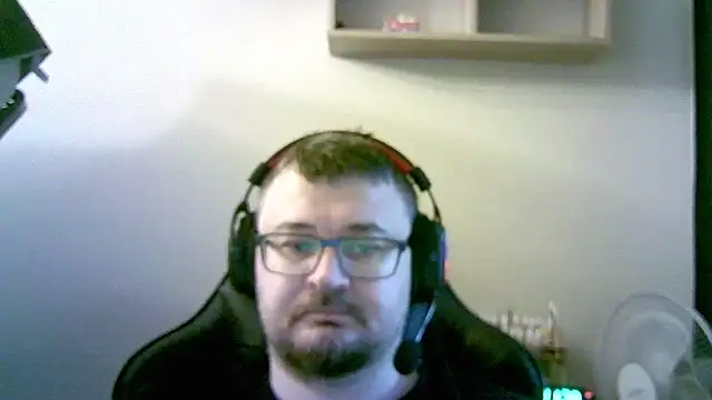 Snapshot of SirAbuser chatting on 11/17/25, 08:29 SirAbuser online show from 11/17/25, 08:29