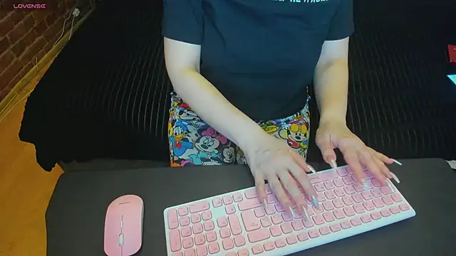 Cutiee Alicee online show from 04/12/26, 07:28