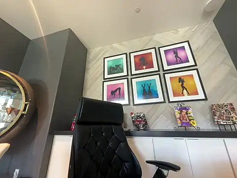 chanelstjames online show from 05/16/26, 07:46