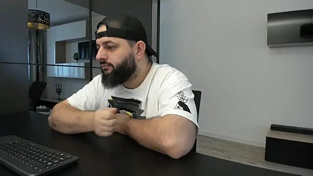 Snapshot of DravenPeak chatting on 11/28/25, 10:48 DravenPeak online show from 11/28/25, 10:48