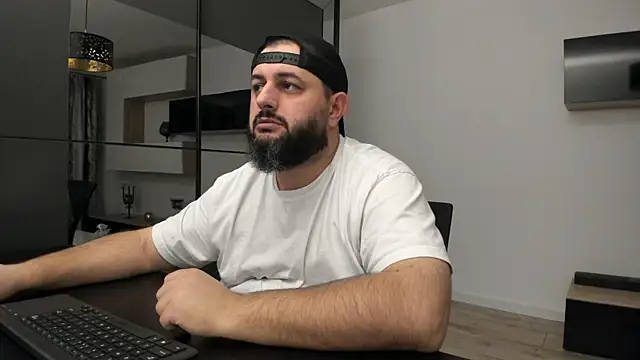 Snapshot of DravenPeak chatting on 10/31/25, 05:42 DravenPeak online show from 10/31/25, 05:42