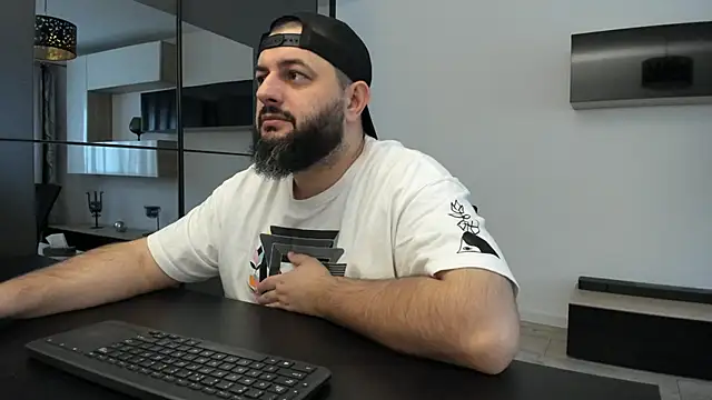 Snapshot of DravenPeak chatting on 11/27/25, 08:26 DravenPeak online show from 11/27/25, 08:26