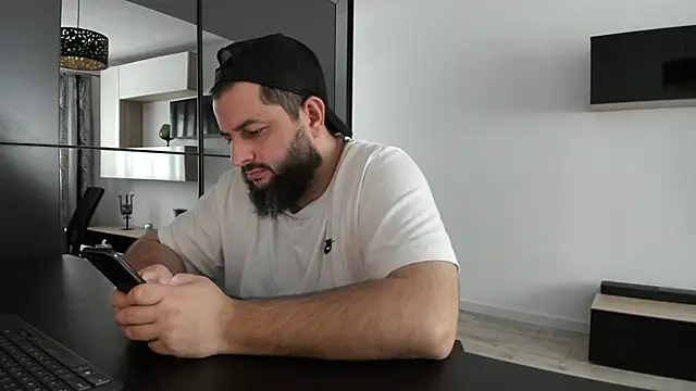 Snapshot of DravenPeak chatting on 11/15/25, 12:53 DravenPeak online show from 11/15/25, 12:53