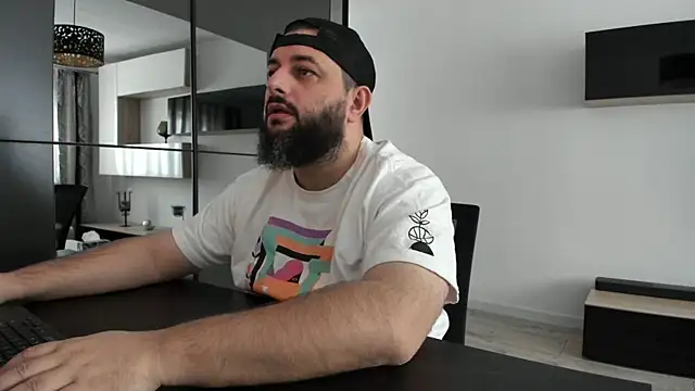 Snapshot of DravenPeak chatting on 12/05/25, 10:03 DravenPeak online show from 12/05/25, 10:03