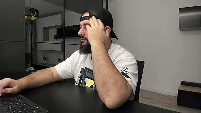 Snapshot of DravenPeak chatting on 11/29/25, 02:28 DravenPeak online show from 11/29/25, 02:28