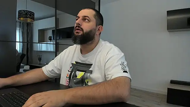 Snapshot of DravenPeak chatting on 10/03/25, 09:55 DravenPeak online show from 10/03/25, 09:55